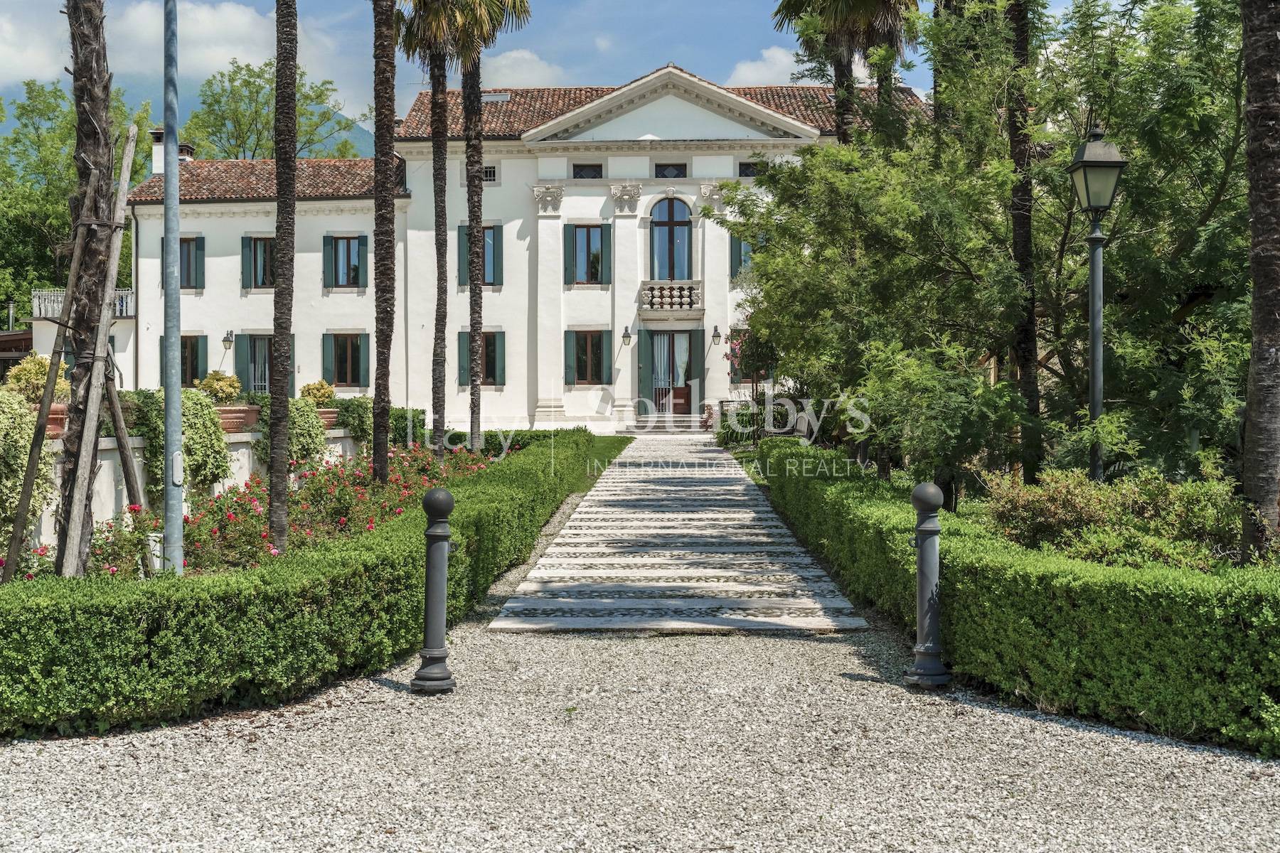  Renovated neoclassical villa with outbuildings, park and swimming pool - 物件實景