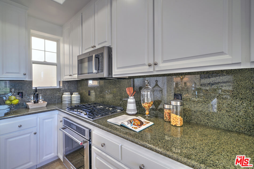 Malibu, California, 90265, United States, 2 Bedrooms Bedrooms, ,3 BathroomsBathrooms,Residential,For Sale,1902662