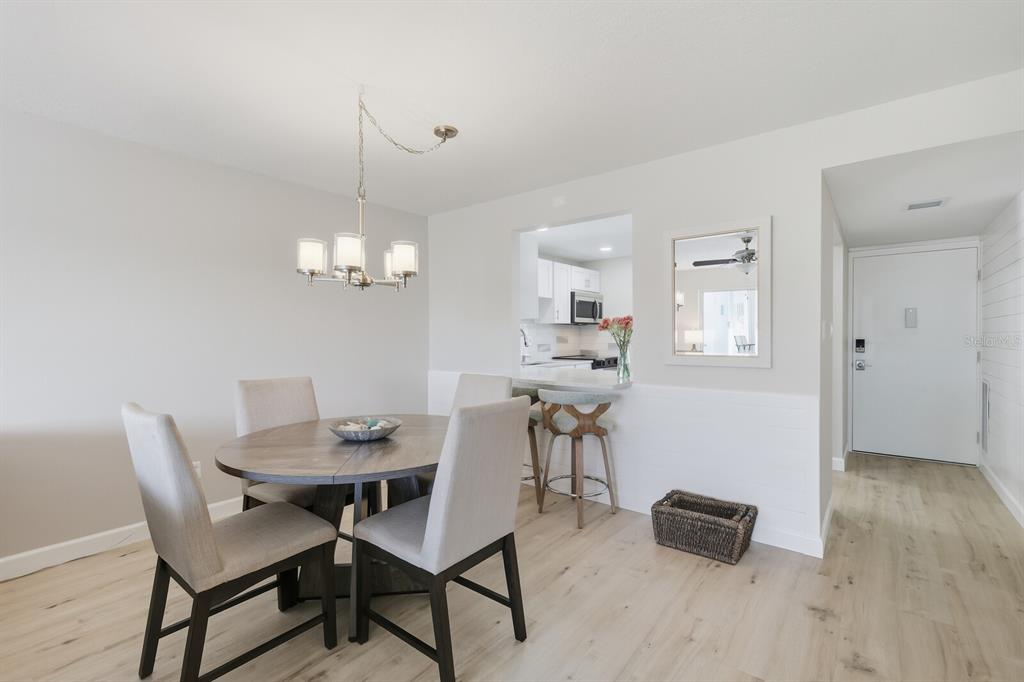 Longboat Key, Florida, 34228, United States, 2 Bedrooms Bedrooms, ,2 BathroomsBathrooms,Residential,For Sale,1991691