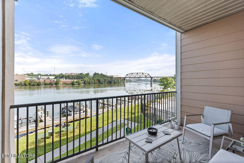 Knoxville, Tennessee, 37902, United States, 3 Bedrooms Bedrooms, ,2 BathroomsBathrooms,Residential,For Sale,1870599