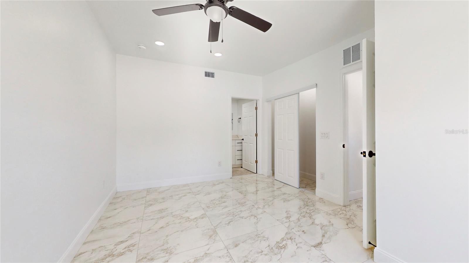 ORLANDO, Florida, 32806, United States, 4 Bedrooms Bedrooms, ,3 BathroomsBathrooms,Residential,For Sale,1879831