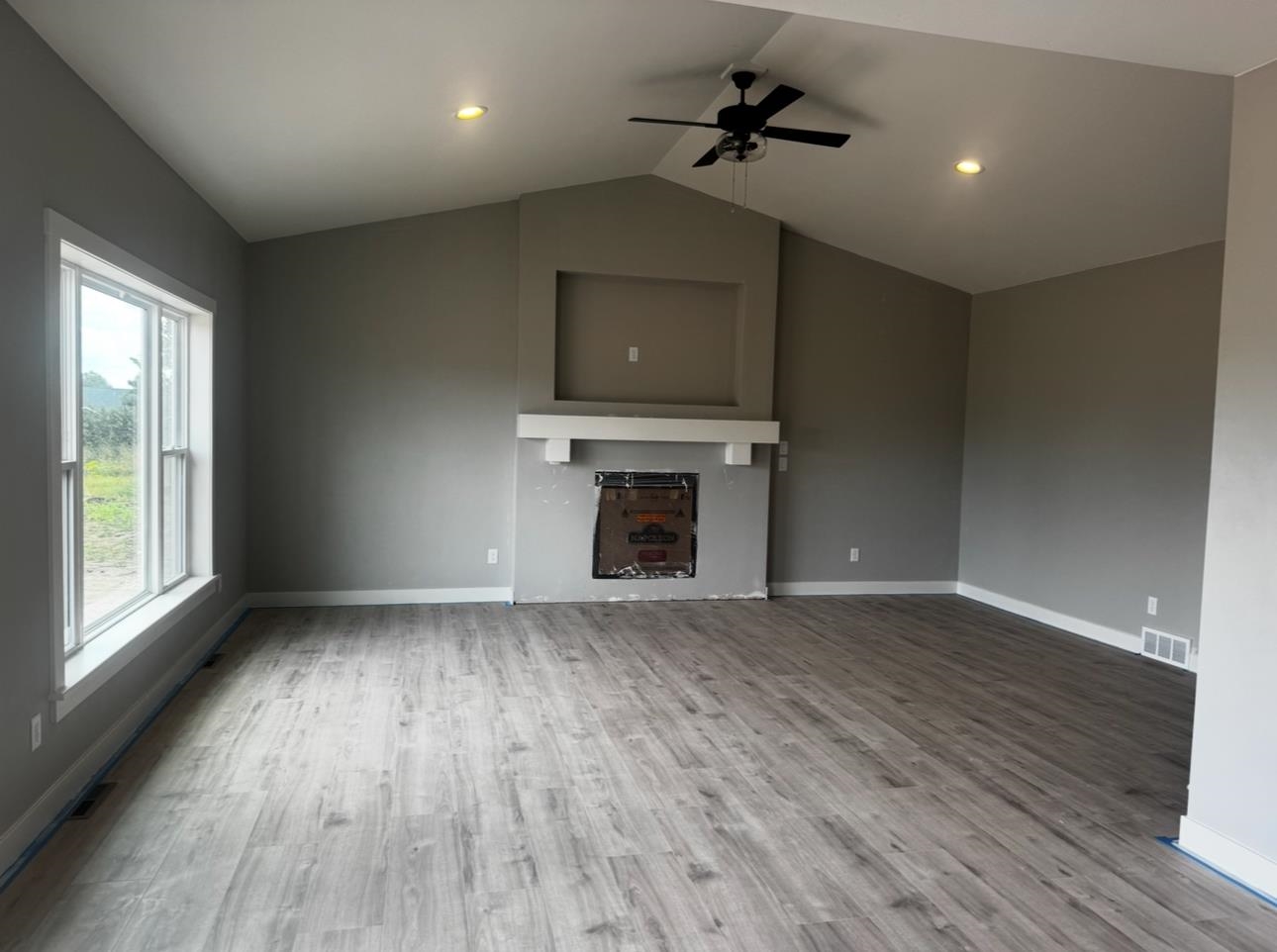 NEENAH, Wisconsin, 54956, United States, 4 Bedrooms Bedrooms, ,3 BathroomsBathrooms,Residential,For Sale,1941791