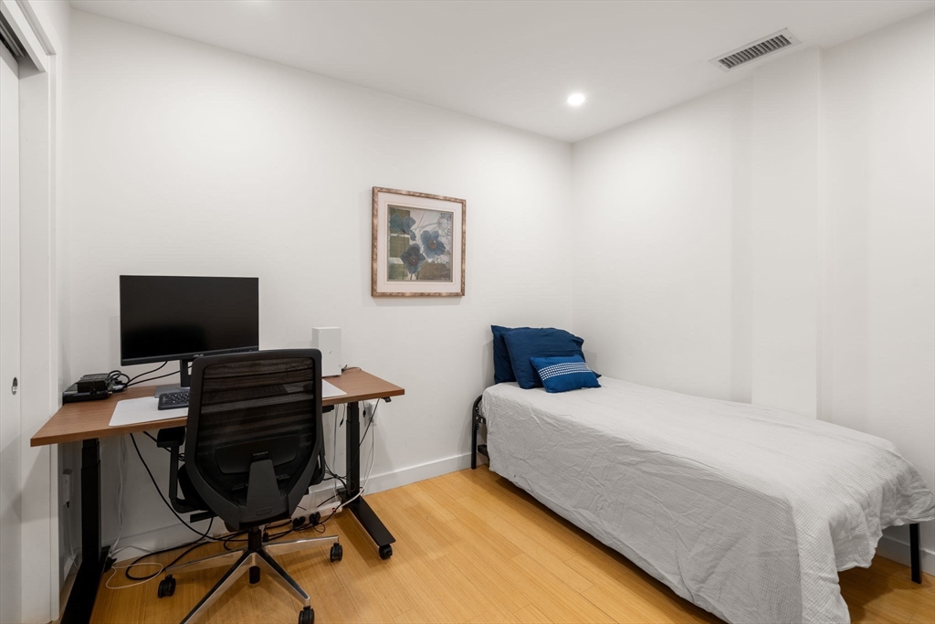 Boston, Massachusetts, 02135, United States, 3 Bedrooms Bedrooms, ,2 BathroomsBathrooms,Residential,For Sale,1827699