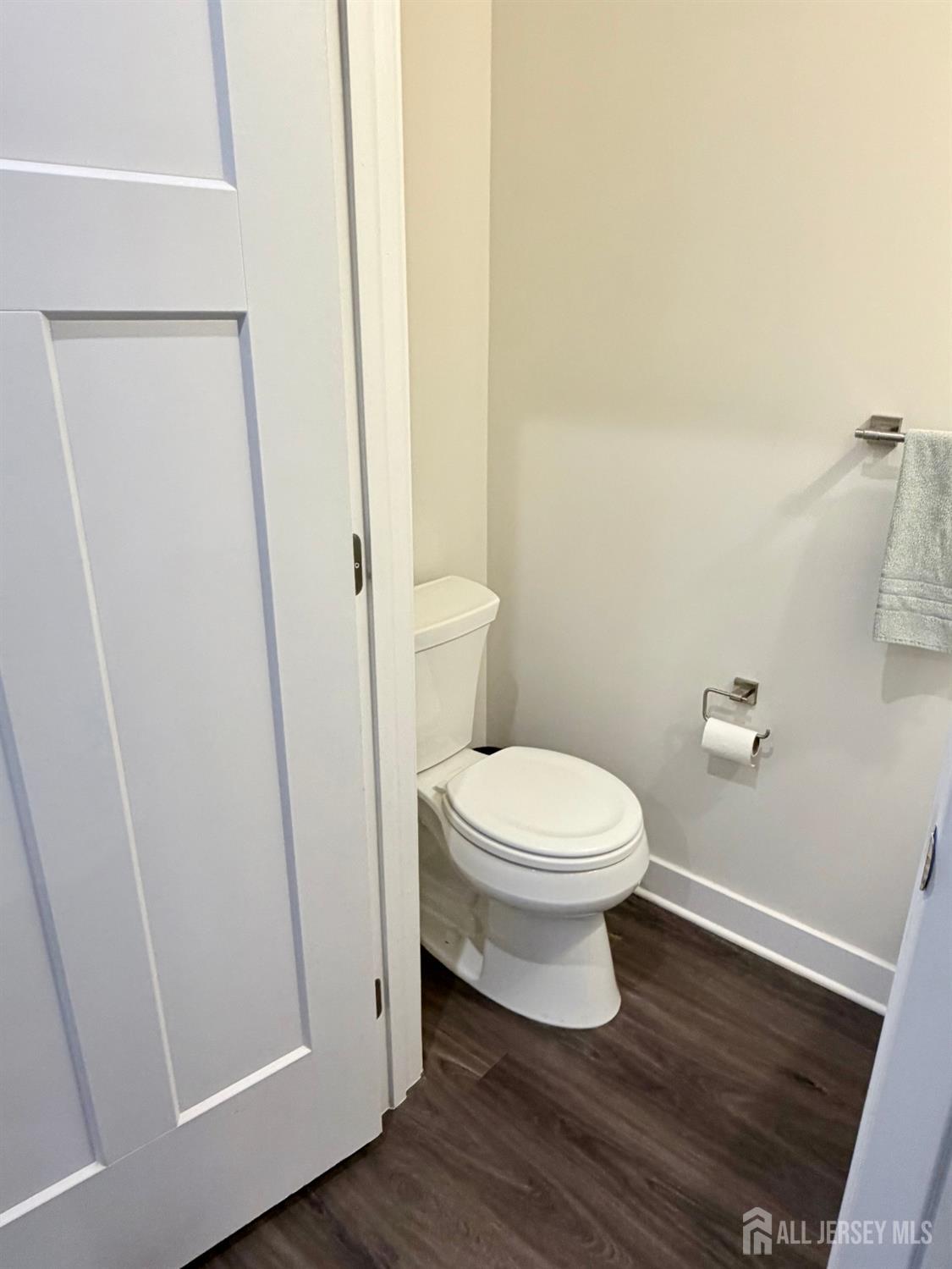 Parlin, New Jersey, 08859, United States, 3 Bedrooms Bedrooms, ,3 BathroomsBathrooms,Residential,For Sale,2012044