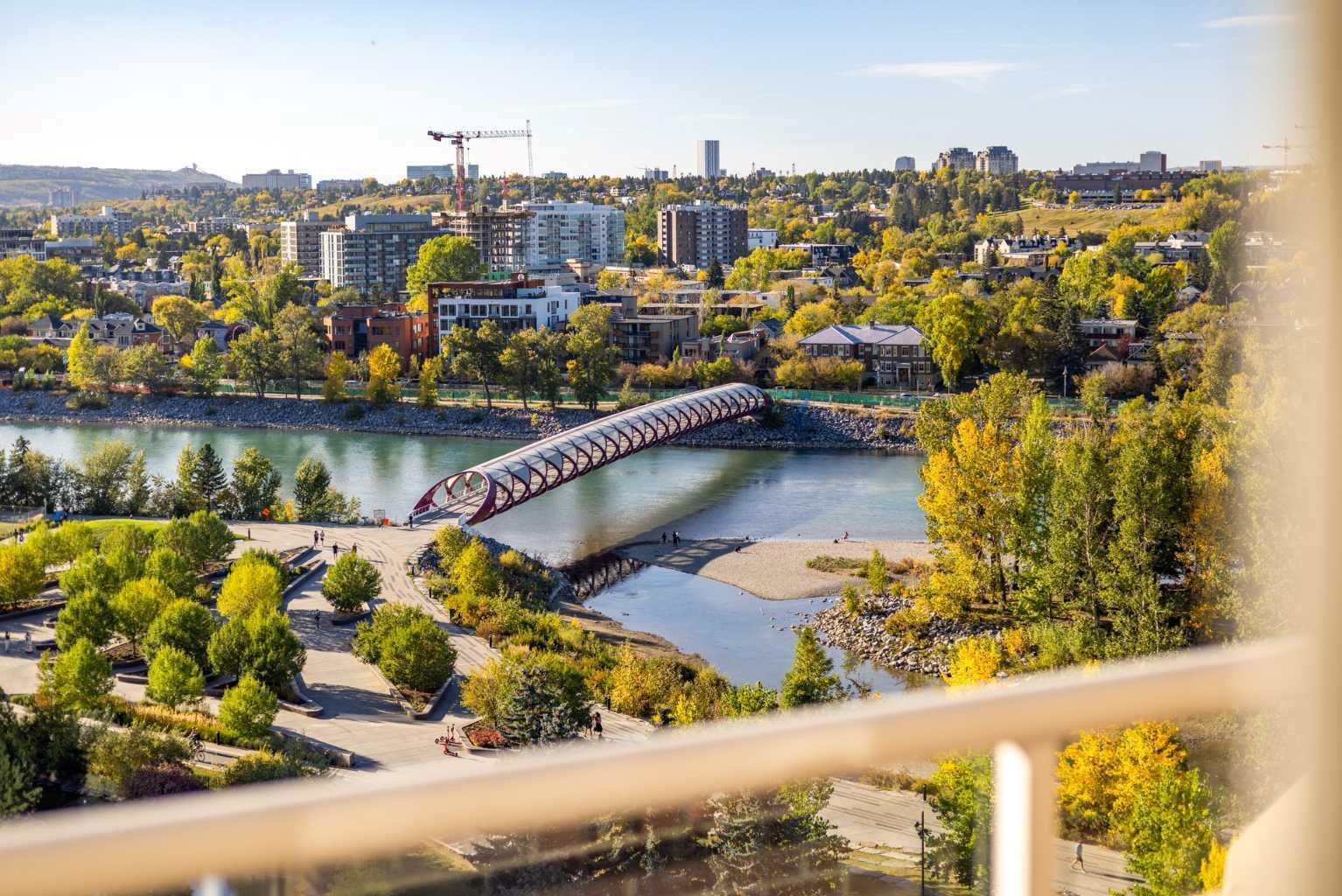 CALGARY, Alberta, T2P 5J9, CA, 2 Bedrooms Bedrooms, ,6 BathroomsBathrooms,Residential,For Sale,1987671