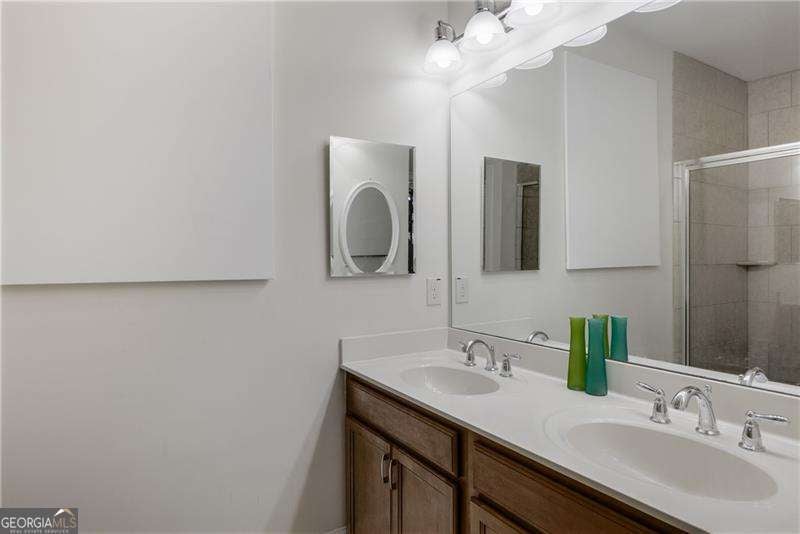 Atlanta, Georgia, 30363, United States, 3 Bedrooms Bedrooms, ,4 BathroomsBathrooms,Residential,For Sale,1913056