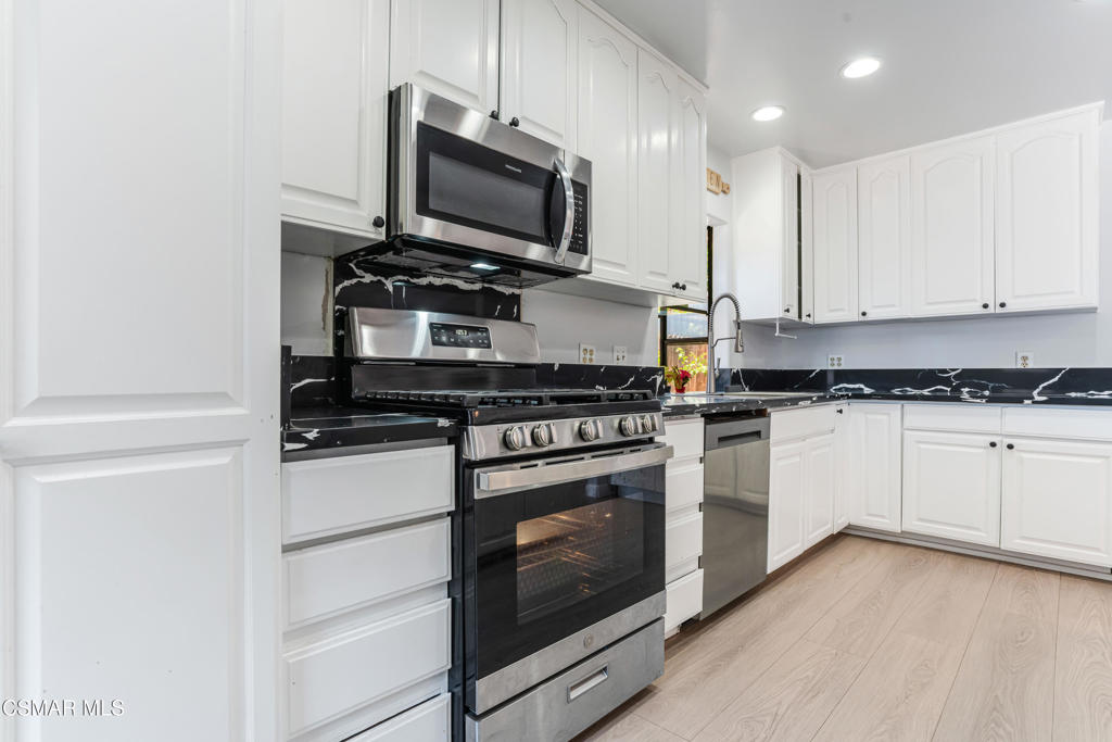 Granada Hills, California, 91344, United States, 4 Bedrooms Bedrooms, ,2 BathroomsBathrooms,Residential,For Sale,1900791