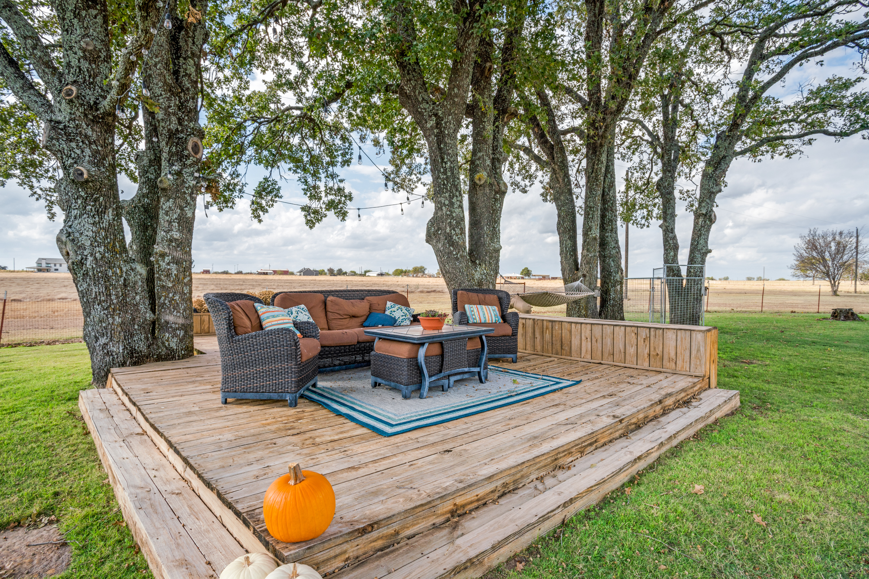 Mabank, Texas, 75147, United States, 2 Bedrooms Bedrooms, ,3 BathroomsBathrooms,Residential,For Sale,1989004