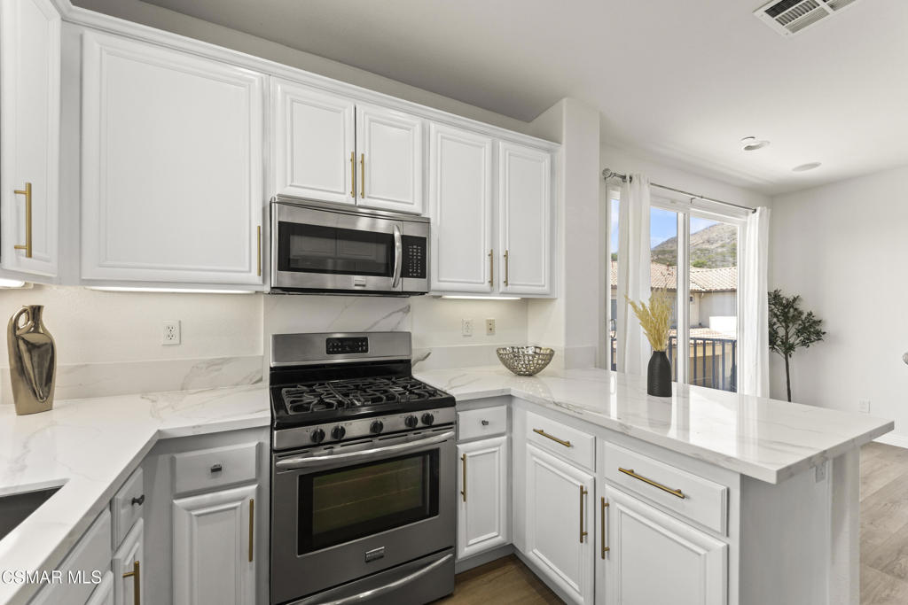 Newbury Park, California, 91320, United States, 3 Bedrooms Bedrooms, ,3 BathroomsBathrooms,Residential,For Sale,1923498