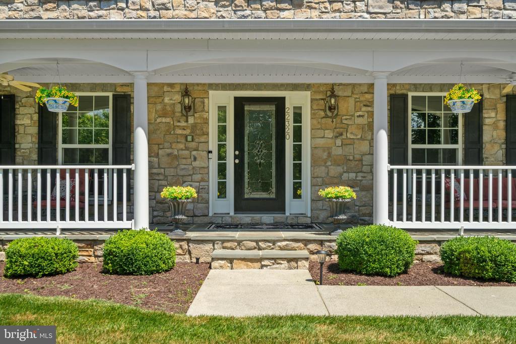 Broadlands, Virginia, 20148, United States, 5 Bedrooms Bedrooms, ,5 BathroomsBathrooms,Residential,For Sale,1977540