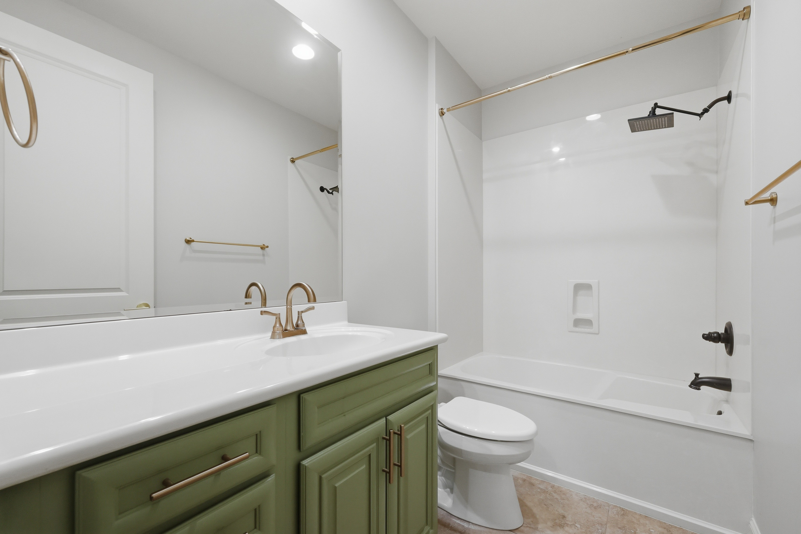  Move-In Ready Niceville Home With New Roof, Split Floor Plan And Screened Patio - 物件實景
