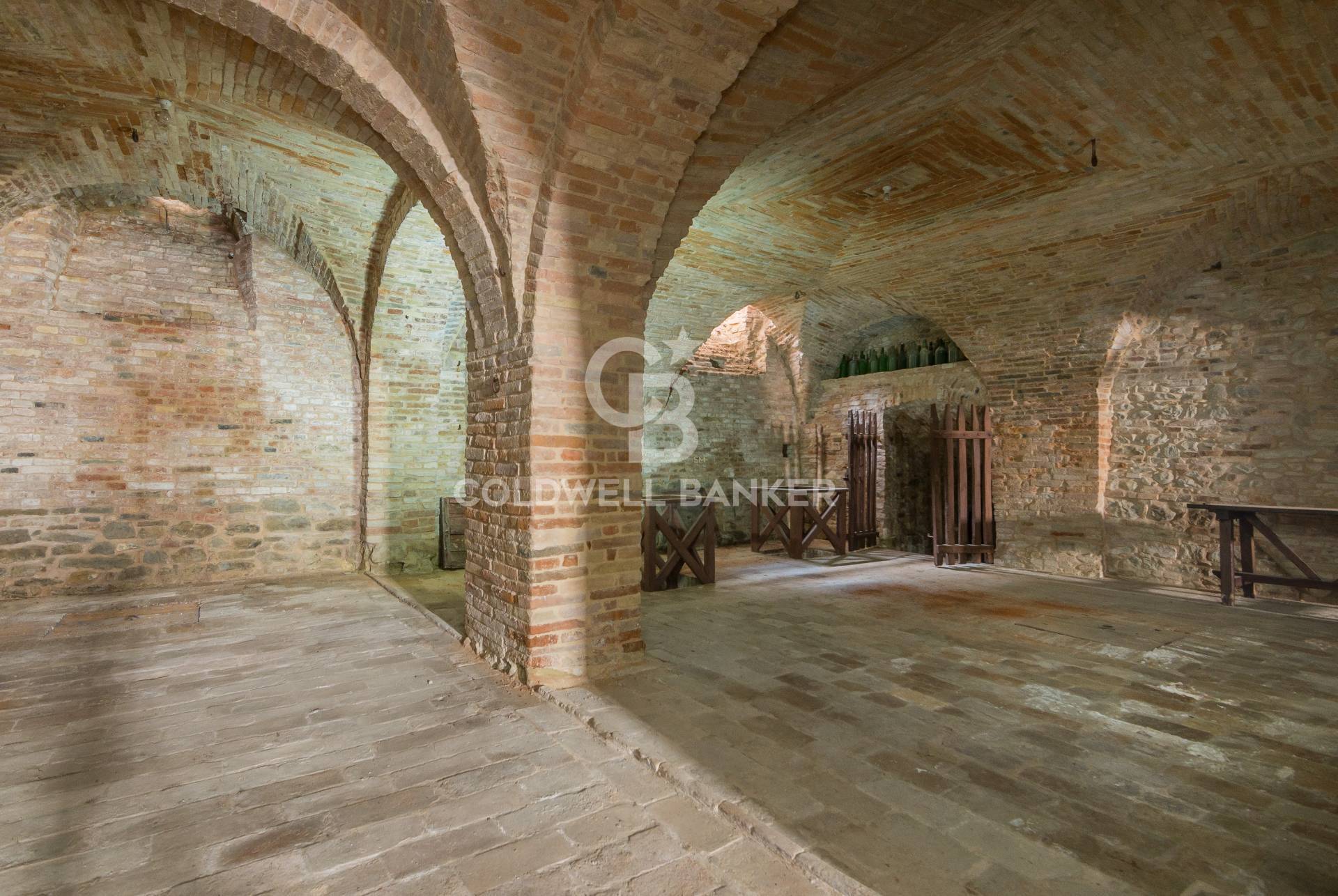 Mondaino, Rimini, 47040, IT, 10 Bedrooms Bedrooms, ,4 BathroomsBathrooms,Residential,For Sale,1890233