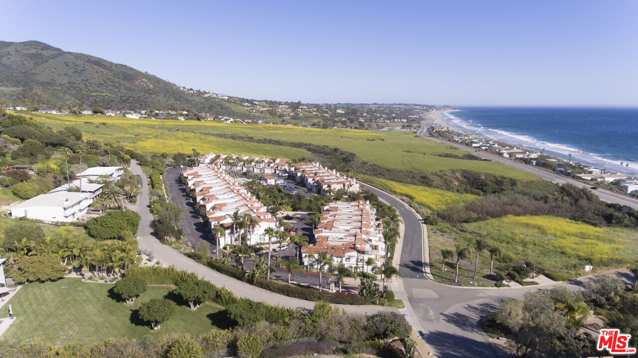 Malibu, California, 90265, United States, 2 Bedrooms Bedrooms, ,3 BathroomsBathrooms,Residential,For Sale,1902662