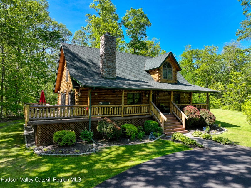 New Paltz, New York, 12561, United States, 3 Bedrooms Bedrooms, ,3 BathroomsBathrooms,Residential,For Sale,1873617