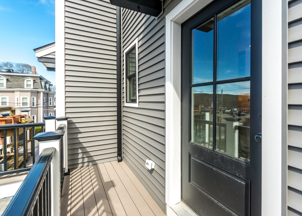 Waltham, Massachusetts, 02453, United States, 3 Bedrooms Bedrooms, ,4 BathroomsBathrooms,Residential,For Sale,1786216