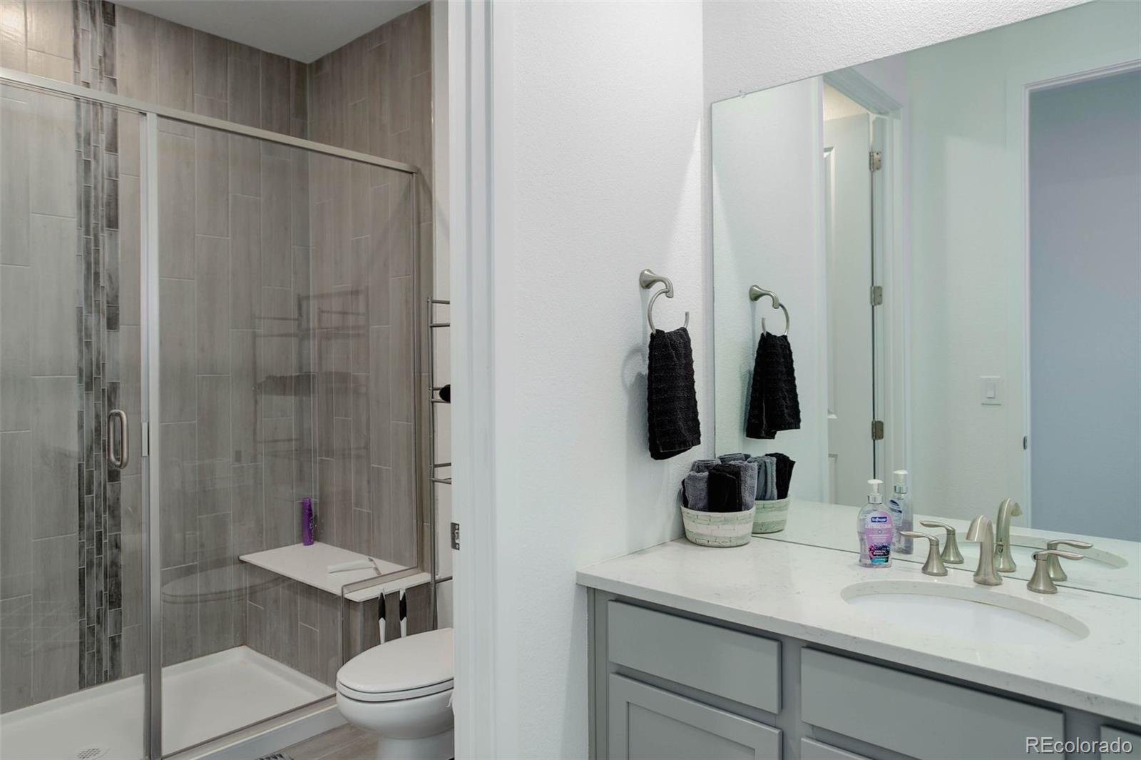 Aurora, Colorado, 80016, United States, 5 Bedrooms Bedrooms, ,2 BathroomsBathrooms,Residential,For Sale,1819057