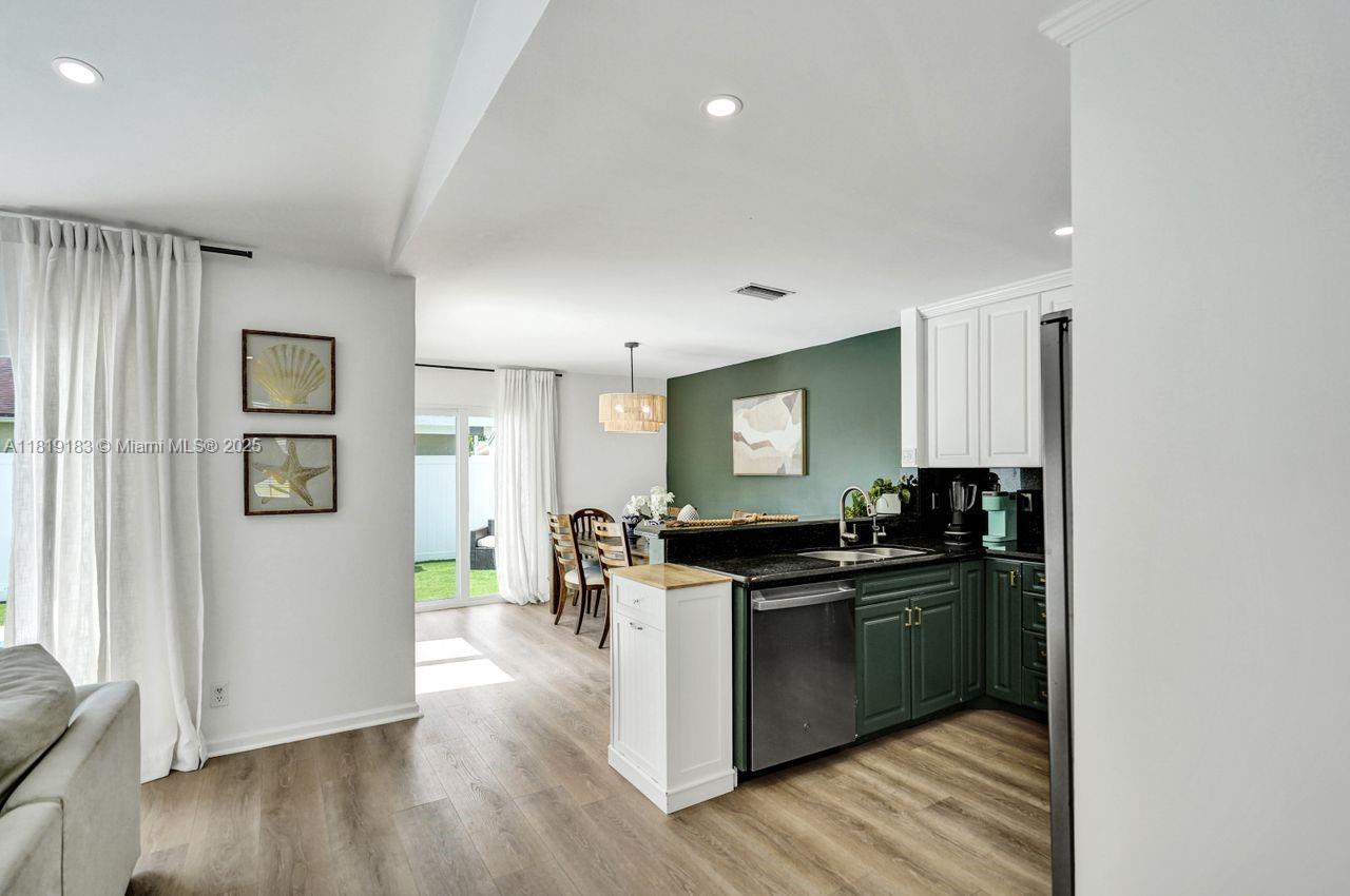 Boca Raton, Florida, 33496, United States, 3 Bedrooms Bedrooms, ,2 BathroomsBathrooms,Residential,For Sale,1850264