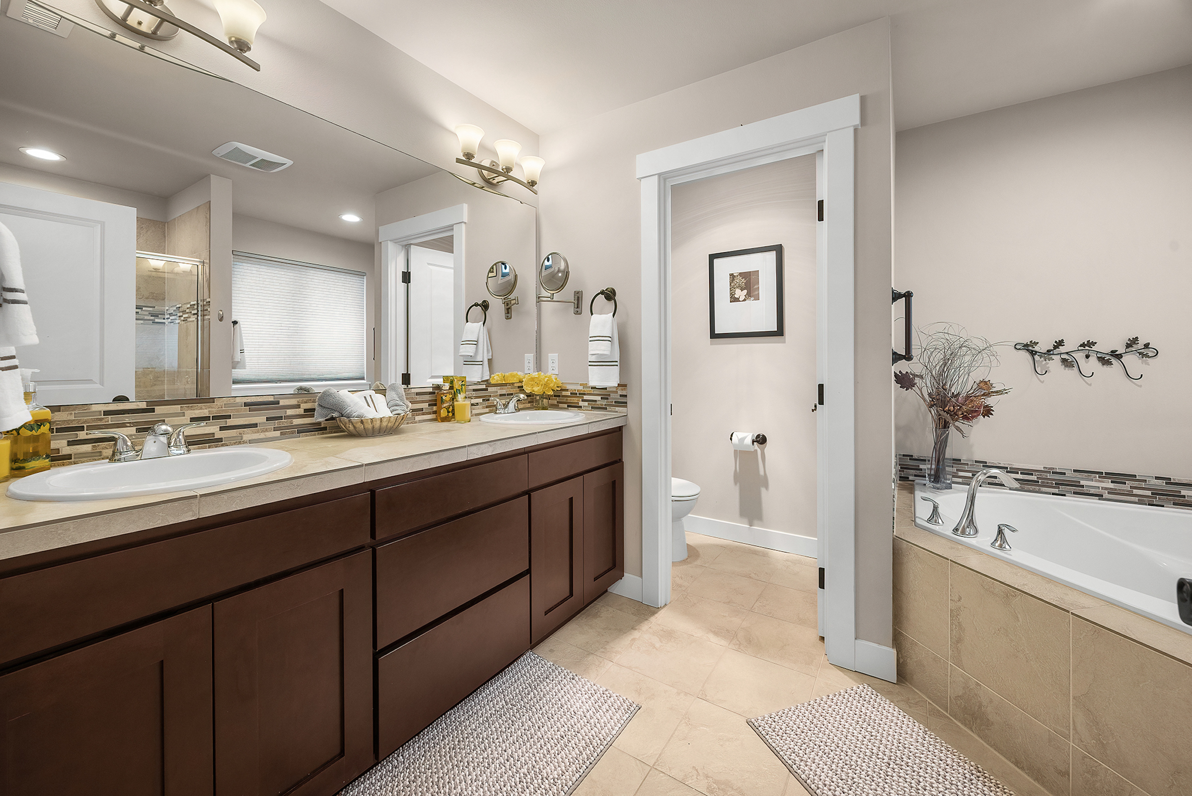  Bright & Cozy Foxglove Hill Home - 物件實景