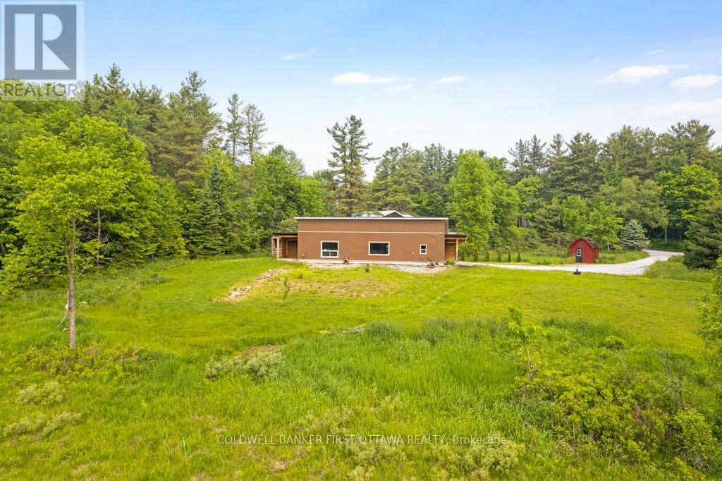 TAY VALLEY, Ontario, K0H 2B0, CA, 2 Bedrooms Bedrooms, ,1 BathroomBathrooms,Residential,For Sale,1866349