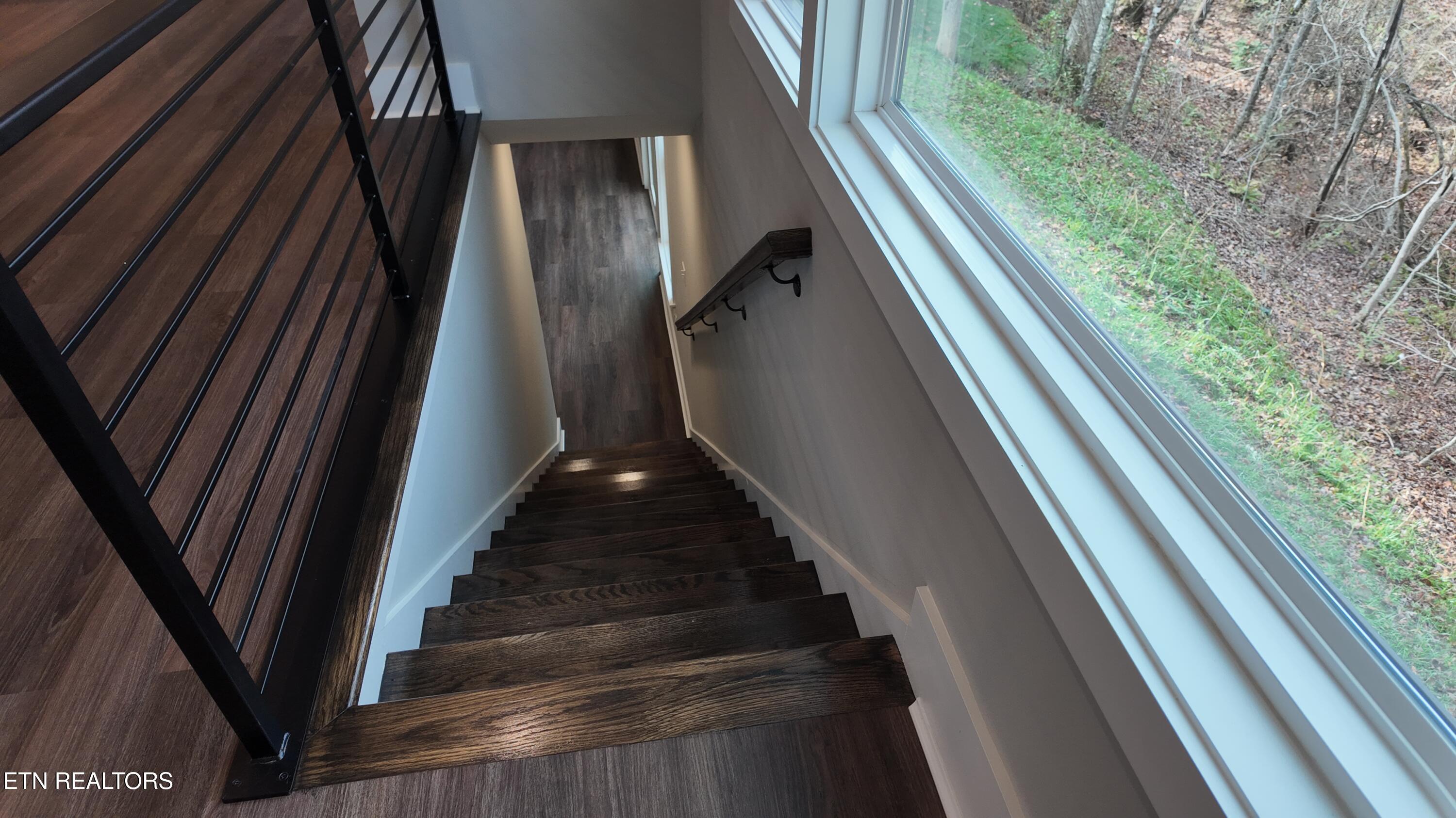 Loudon, Tennessee, 37774, United States, 4 Bedrooms Bedrooms, ,3 BathroomsBathrooms,Residential,For Sale,1981899