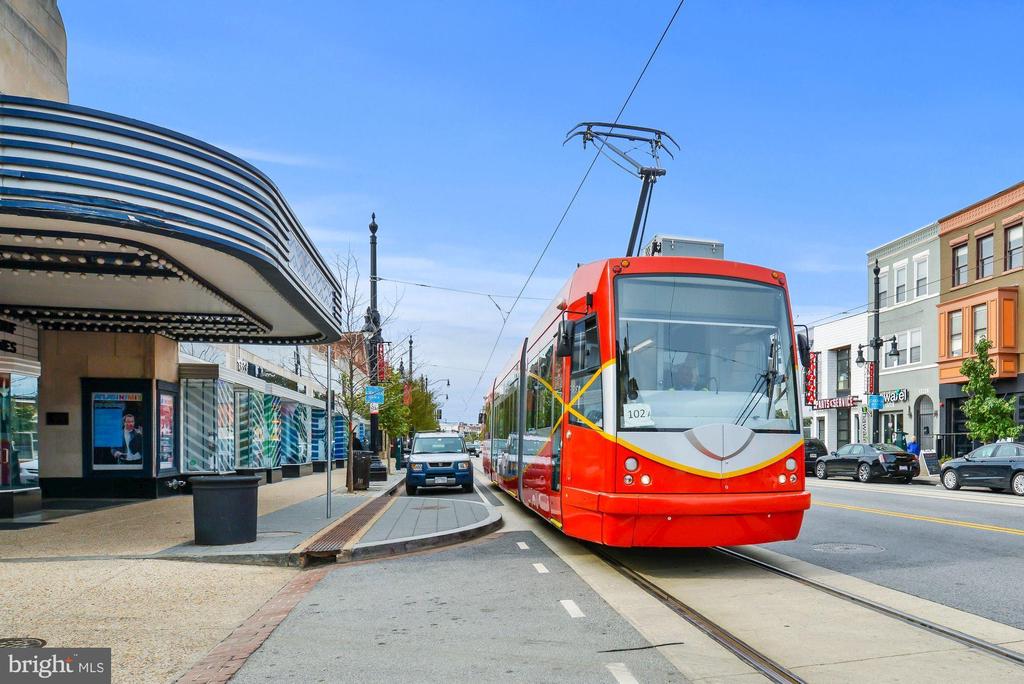 Washington, District of Columbia, 20002, United States, 2 Bedrooms Bedrooms, ,3 BathroomsBathrooms,Residential,For Sale,1984423