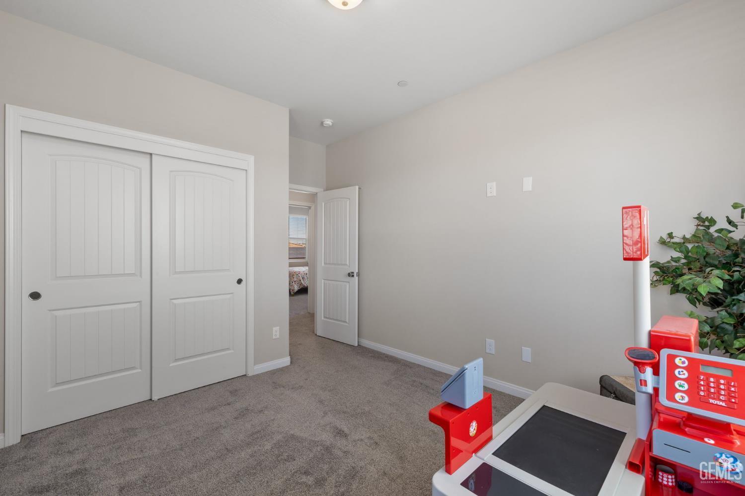 Bakersfield, California, 93314, United States, 5 Bedrooms Bedrooms, ,3 BathroomsBathrooms,Residential,For Sale,1821031