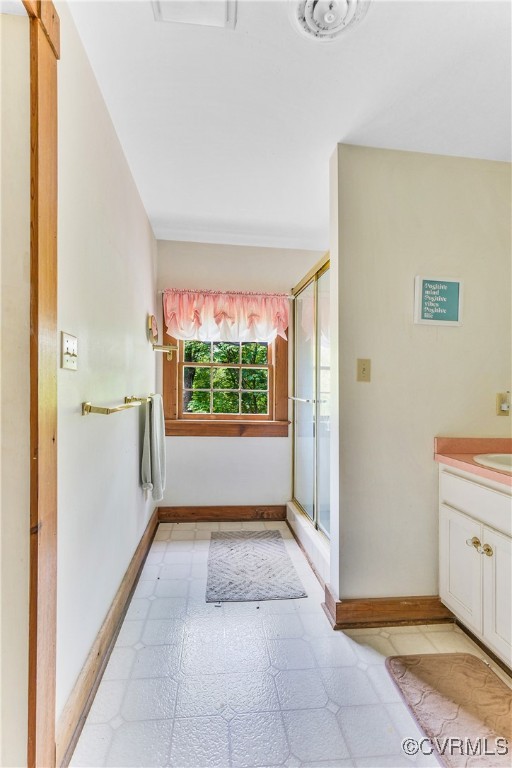 Gladstone, Virginia, 24553, United States, 2 Bedrooms Bedrooms, ,3 BathroomsBathrooms,Residential,For Sale,1802256