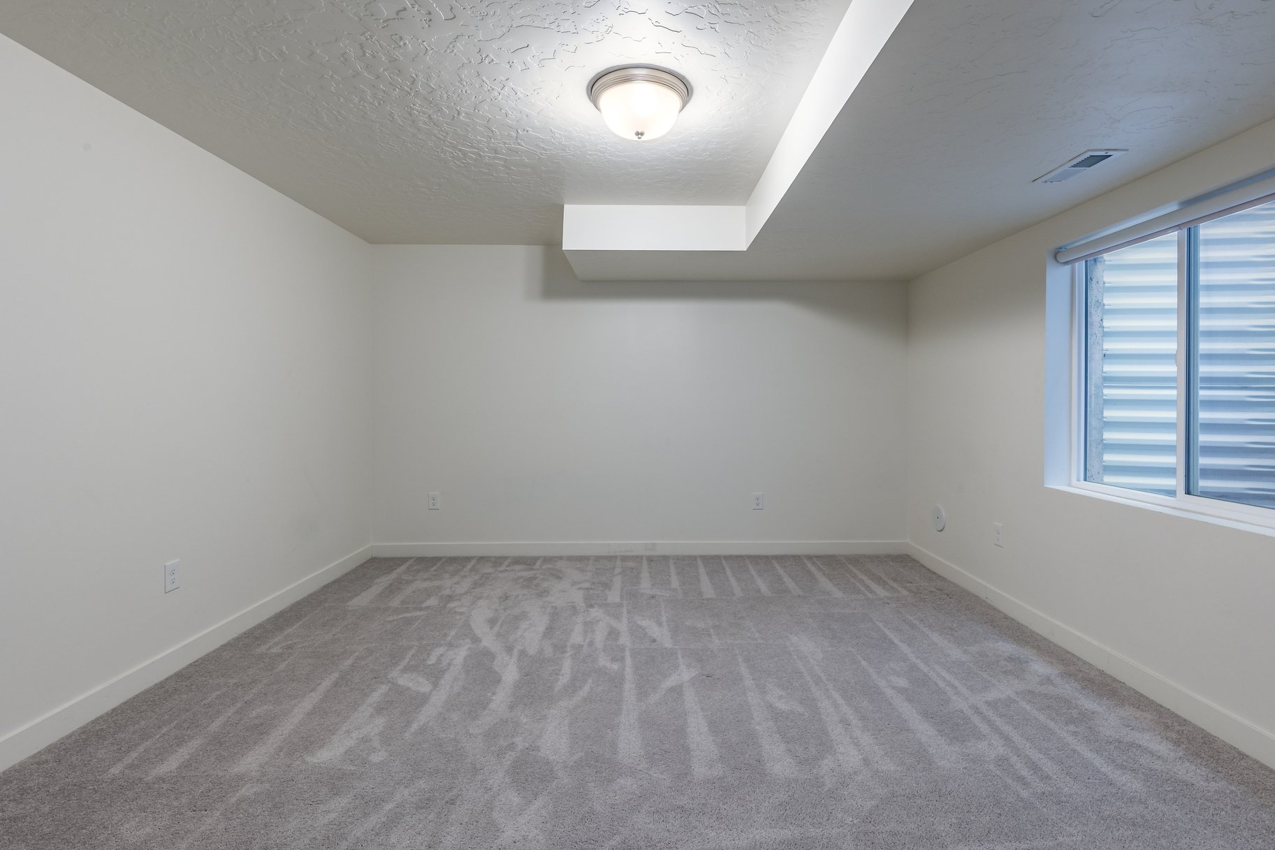  Fresh, Bright & Beautiful 2-Story Home - 物件實景