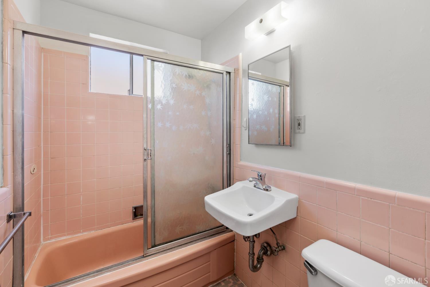 San Francisco, California, 94112, United States, 8 Bedrooms Bedrooms, ,Residential,For Sale,1999108