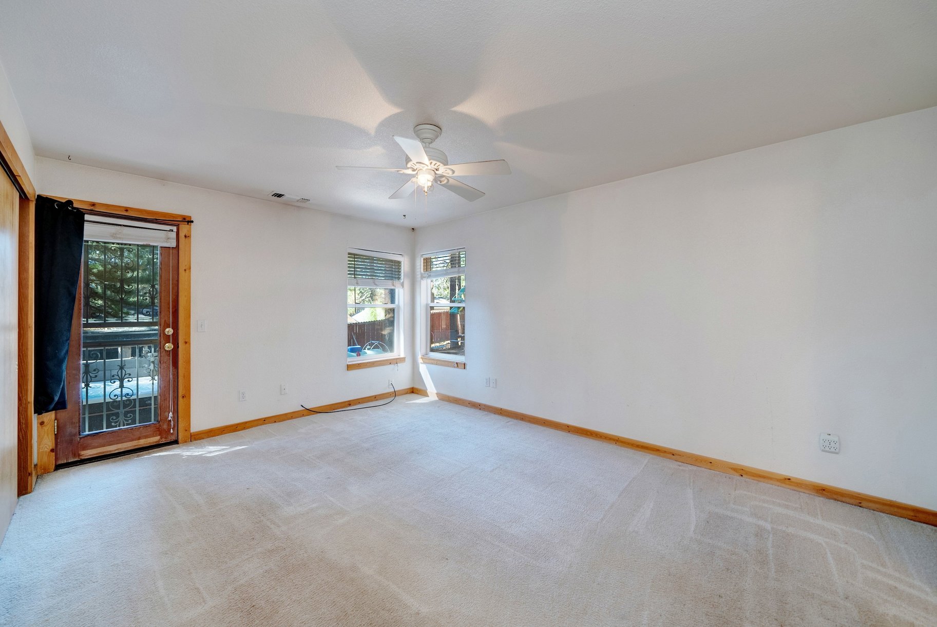  Affordable Home in the Heart of Portola, CA - 物件實景