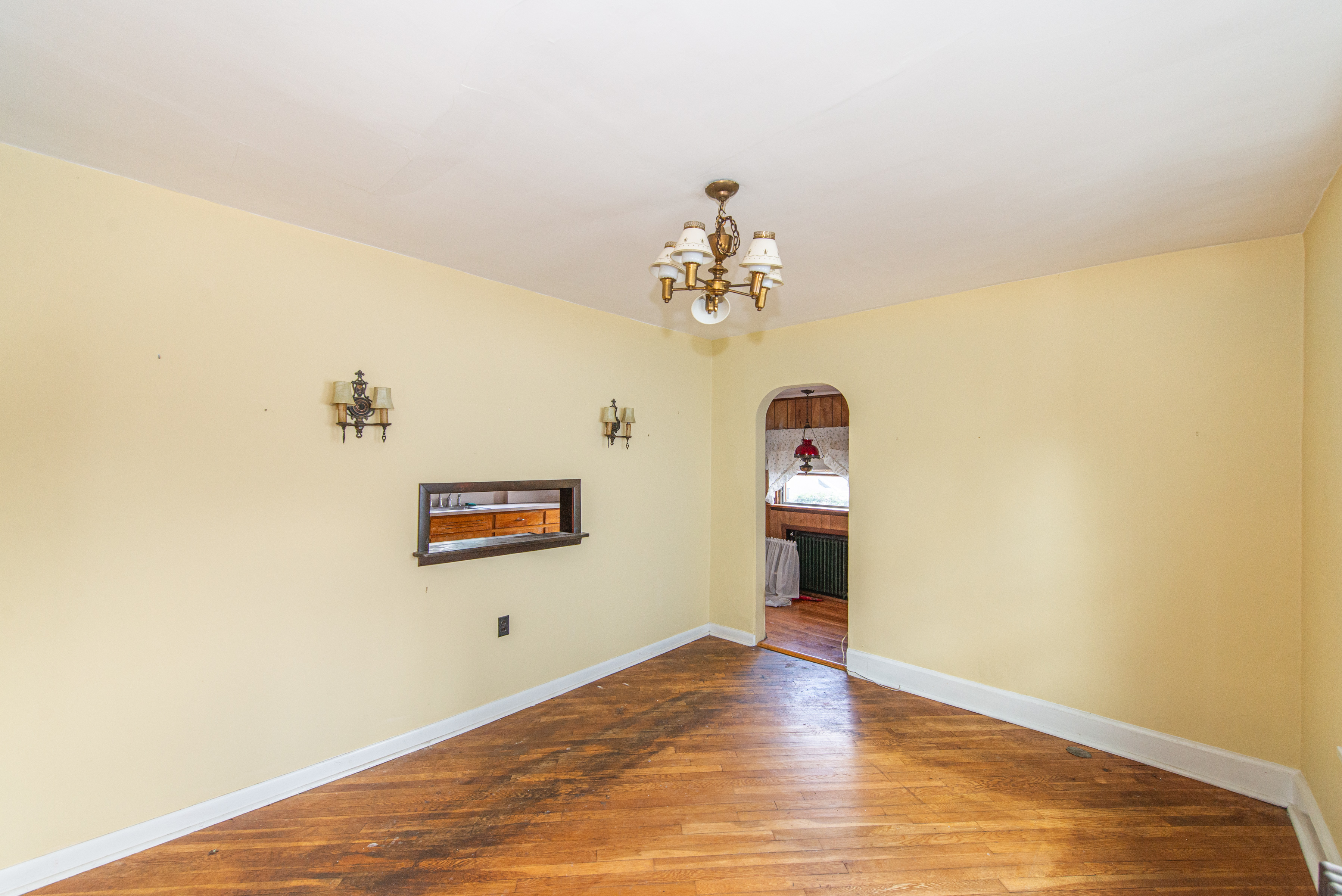 Nutley, New Jersey, 07110, United States, 3 Bedrooms Bedrooms, ,2 BathroomsBathrooms,Residential,For Sale,1935440