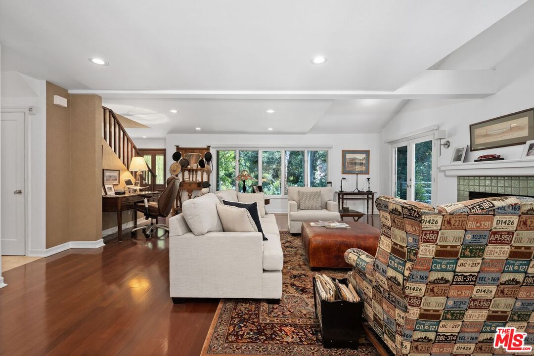 Calabasas, California, 91302, United States, 4 Bedrooms Bedrooms, ,3 BathroomsBathrooms,Residential,For Sale,1896554