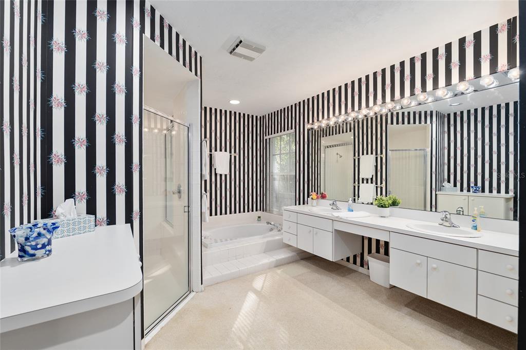 Gainesville, Florida, 32606, United States, 4 Bedrooms Bedrooms, ,3 BathroomsBathrooms,Residential,For Sale,1989601