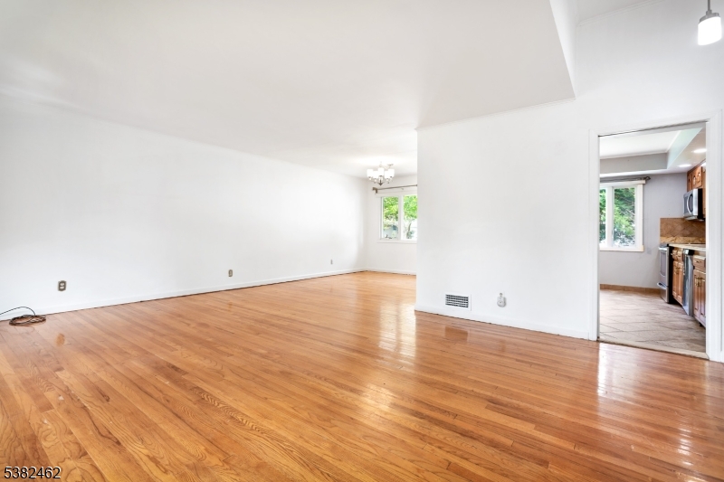 Rahway City, New Jersey, 07065, United States, 3 Bedrooms Bedrooms, ,3 BathroomsBathrooms,Residential,For Sale,1996239