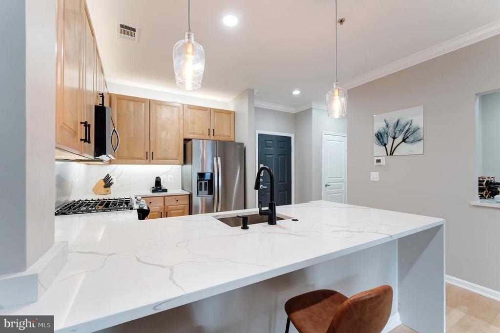 Reston, Virginia, 20190, United States, 2 Bedrooms Bedrooms, ,2 BathroomsBathrooms,Residential,For Sale,1904238