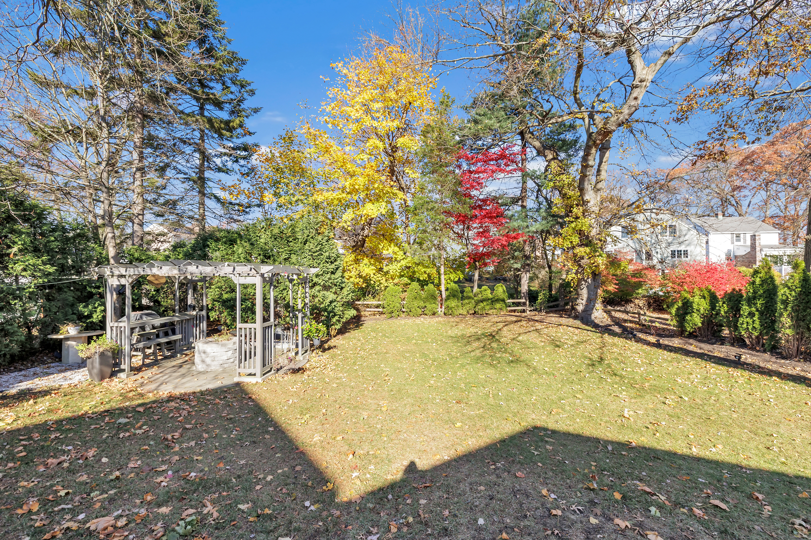 Stratford, Connecticut, 06614, United States, 4 Bedrooms Bedrooms, ,4 BathroomsBathrooms,Residential,For Sale,1996522