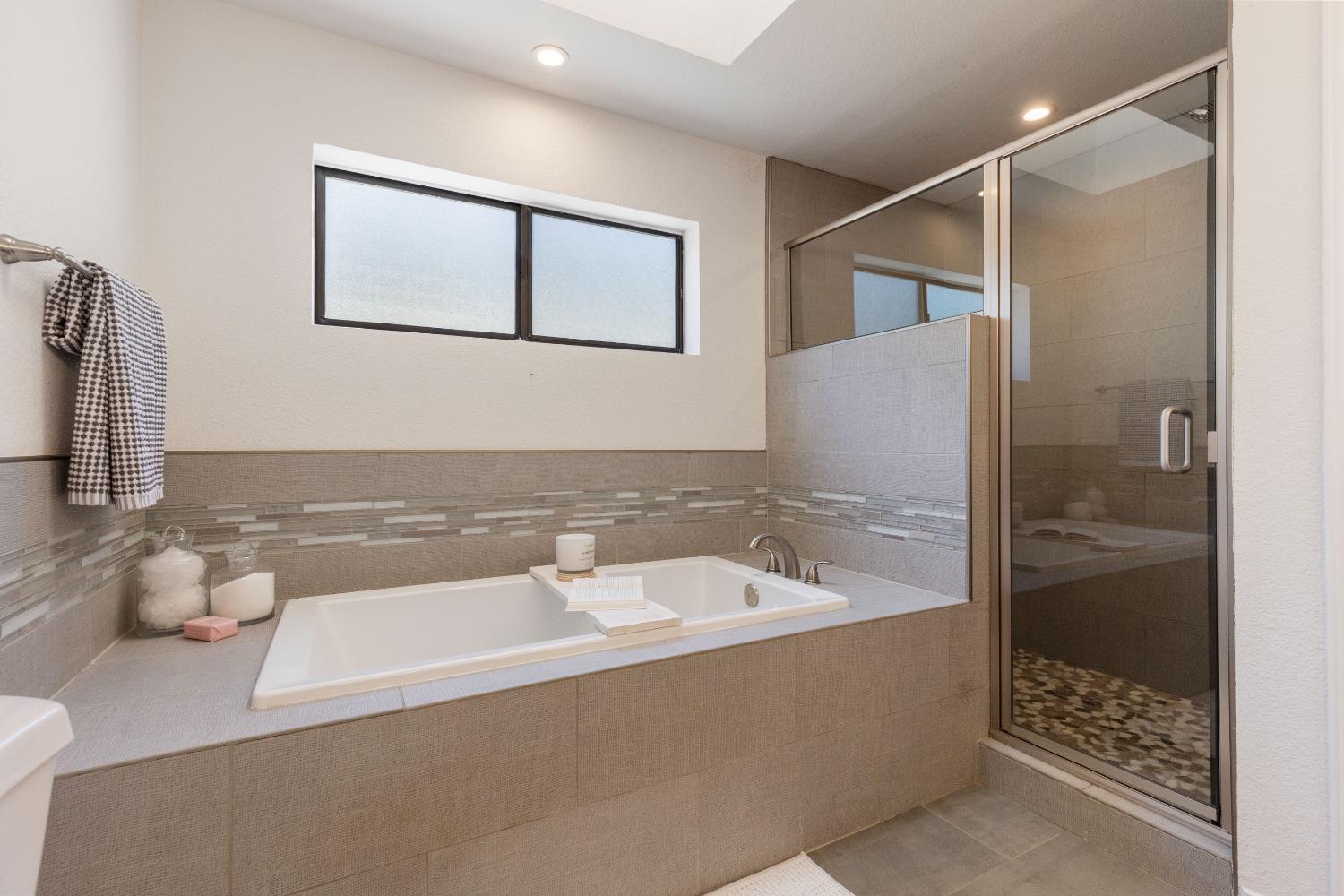 Grass Valley, California, 95949, United States, 3 Bedrooms Bedrooms, ,3 BathroomsBathrooms,Residential,For Sale,1983094