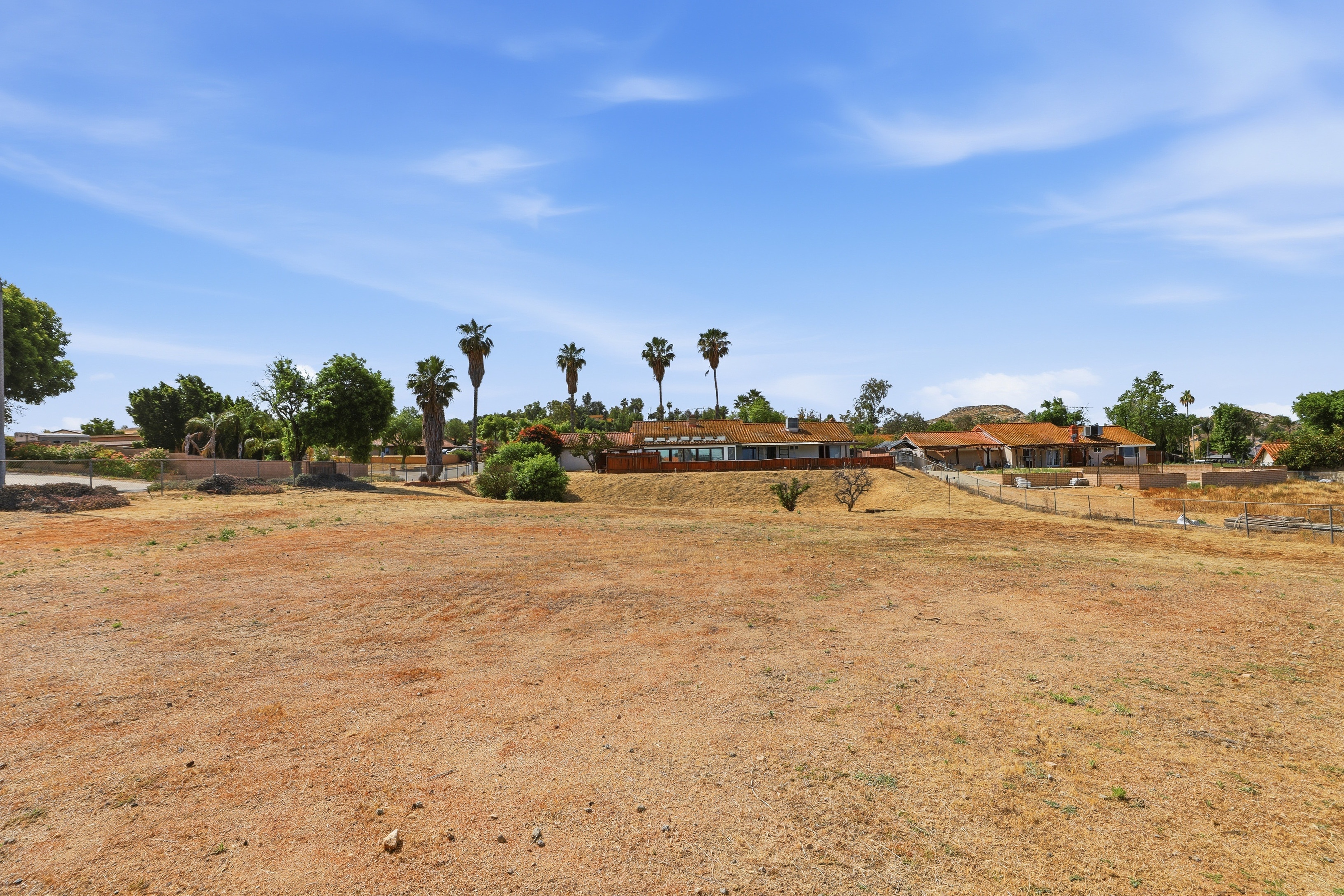  17652 Calle Del Corral, Riverside, CA 92504 - 物件實景