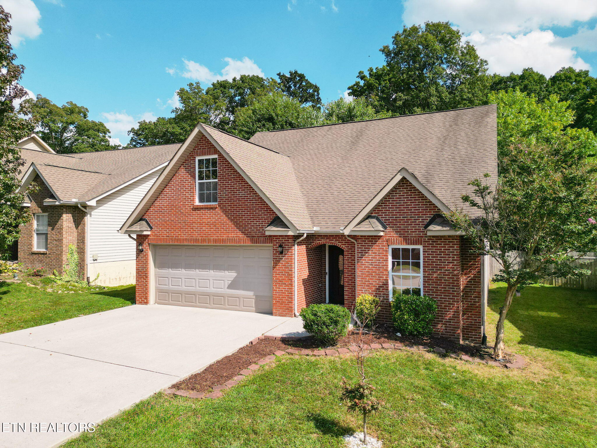 Knoxville, Tennessee, 37932, United States, 4 Bedrooms Bedrooms, ,4 BathroomsBathrooms,Residential,For Sale,1975701