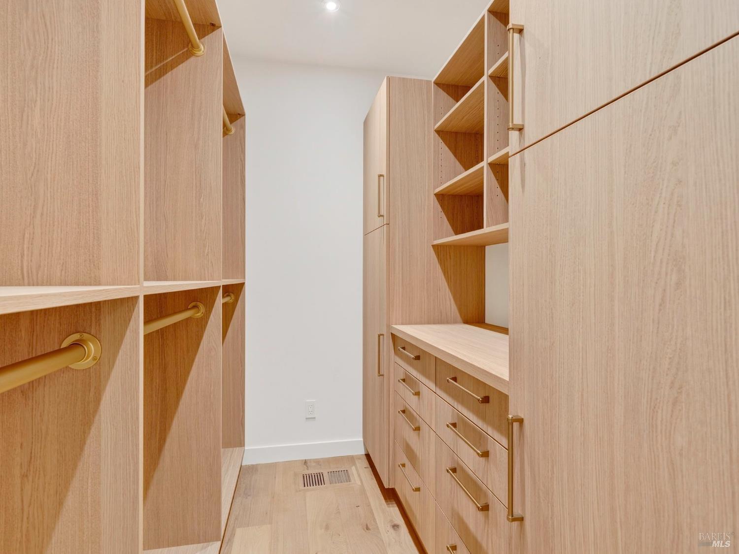 Napa, California, 94558, United States, 3 Bedrooms Bedrooms, ,5 BathroomsBathrooms,Residential,For Sale,1991102