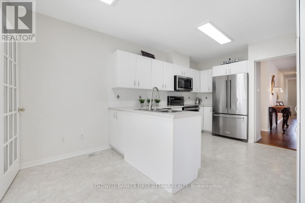 Ottawa, Ontario, K2S 1Z6, CA, 3 Bedrooms Bedrooms, ,3 BathroomsBathrooms,Residential,For Sale,1906768