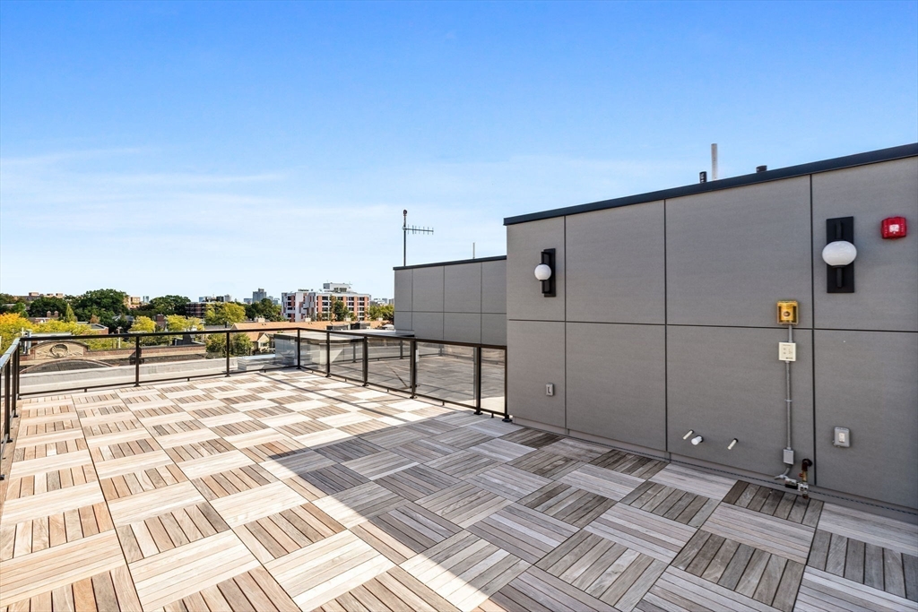 Brookline, Massachusetts, 02446, United States, 3 Bedrooms Bedrooms, ,4 BathroomsBathrooms,Residential,For Sale,1975462