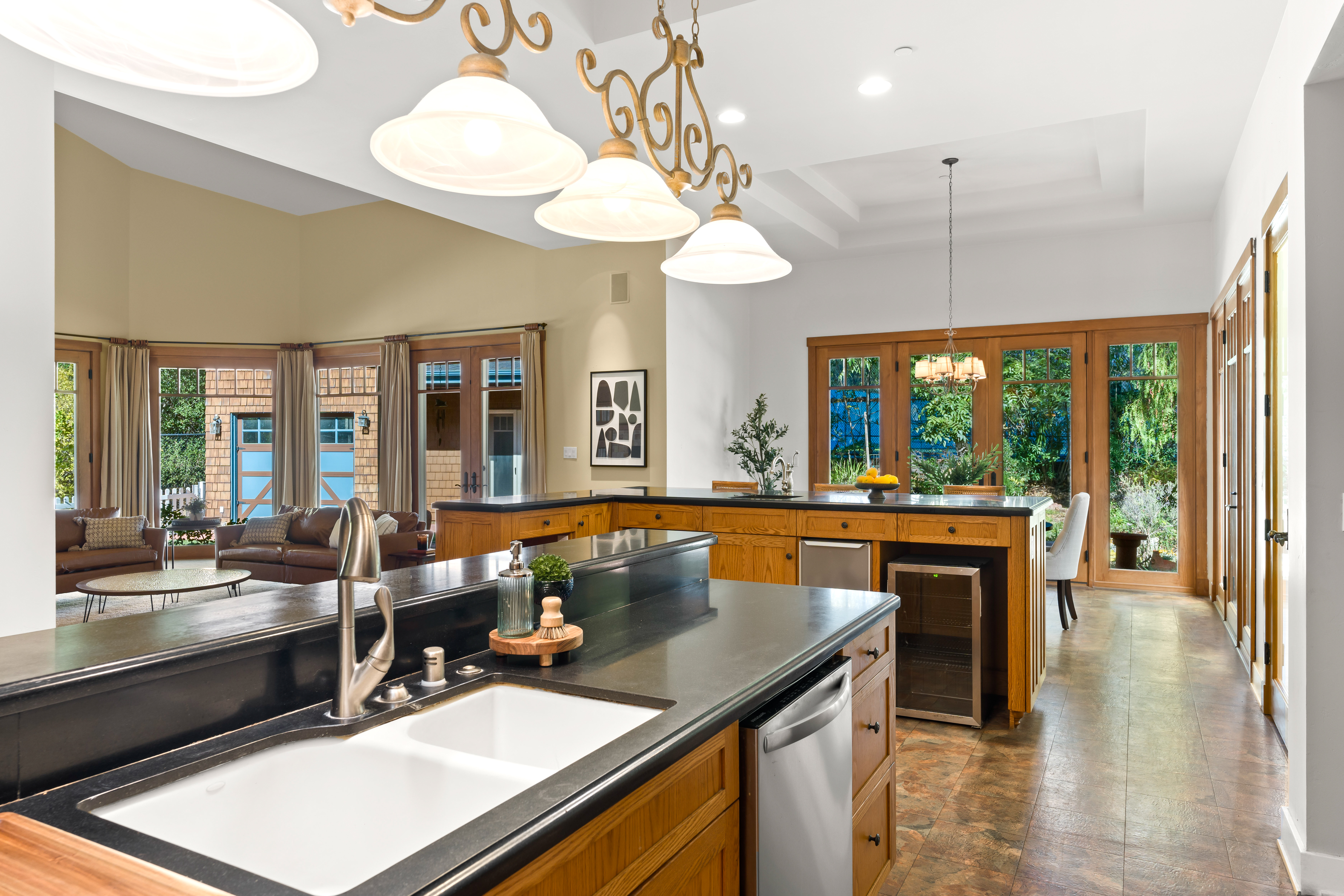  402 South Montgomery Street, Ojai, CA 93023 - 物件實景