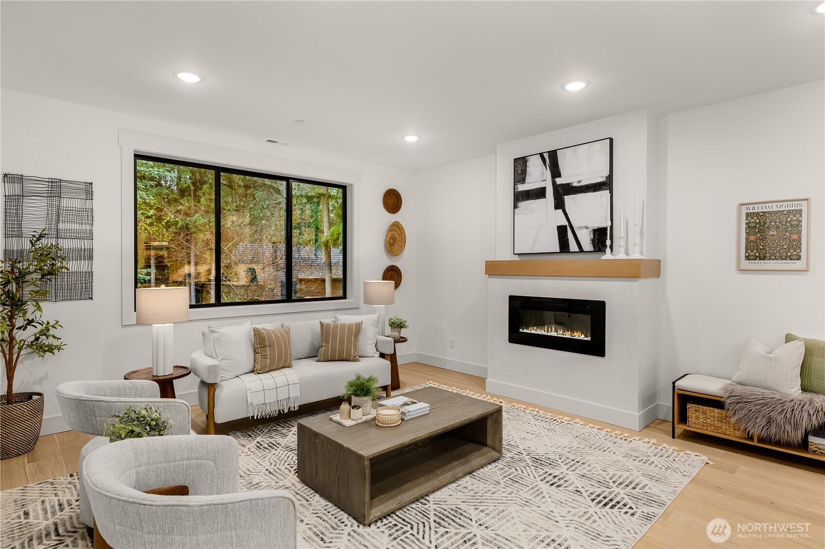 BELLEVUE, Washington, 98006, United States, 3 Bedrooms Bedrooms, ,3 BathroomsBathrooms,Residential,For Sale,1999825