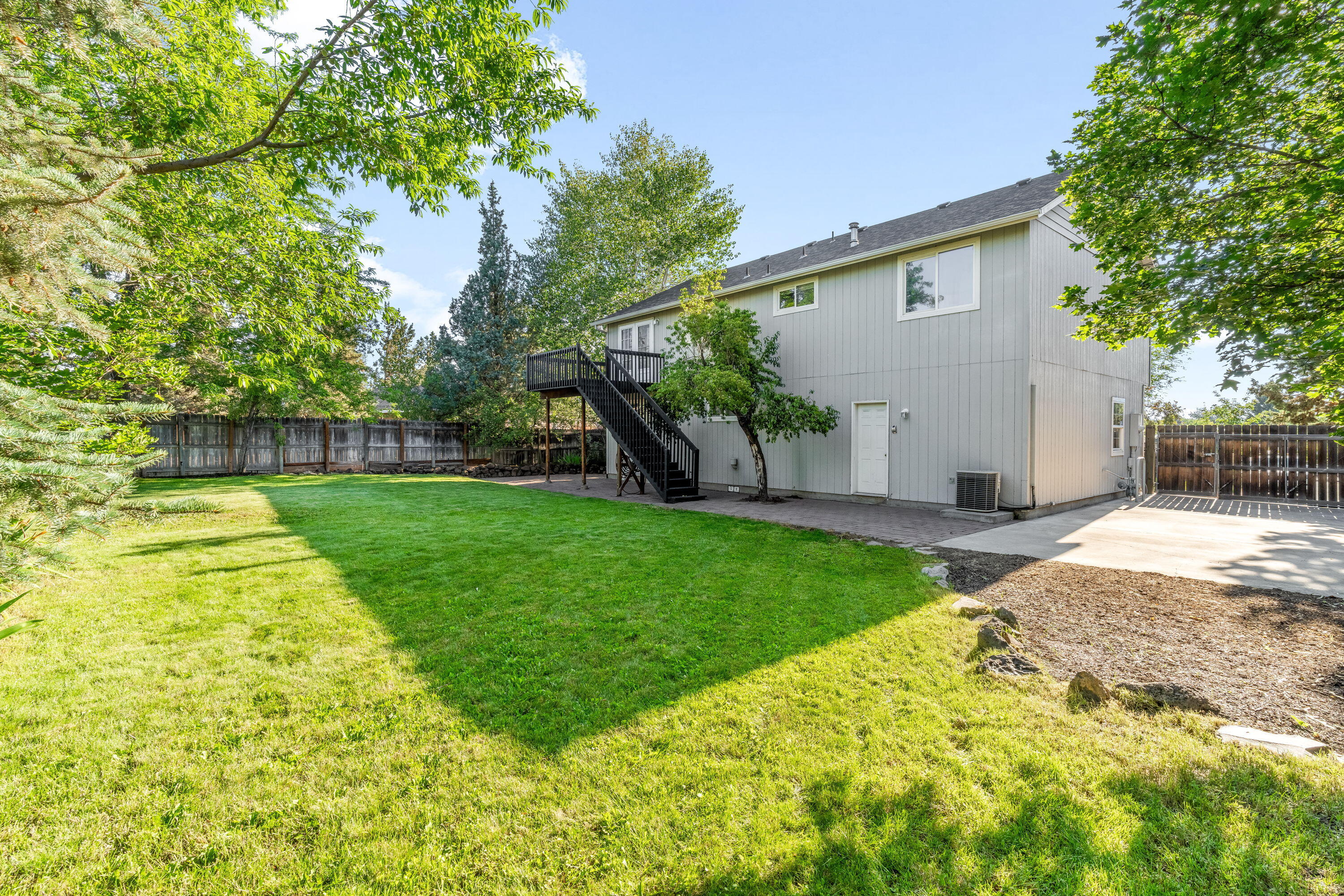 Bend, Oregon, 97701, United States, 3 Bedrooms Bedrooms, ,3 BathroomsBathrooms,Residential,For Sale,1889882