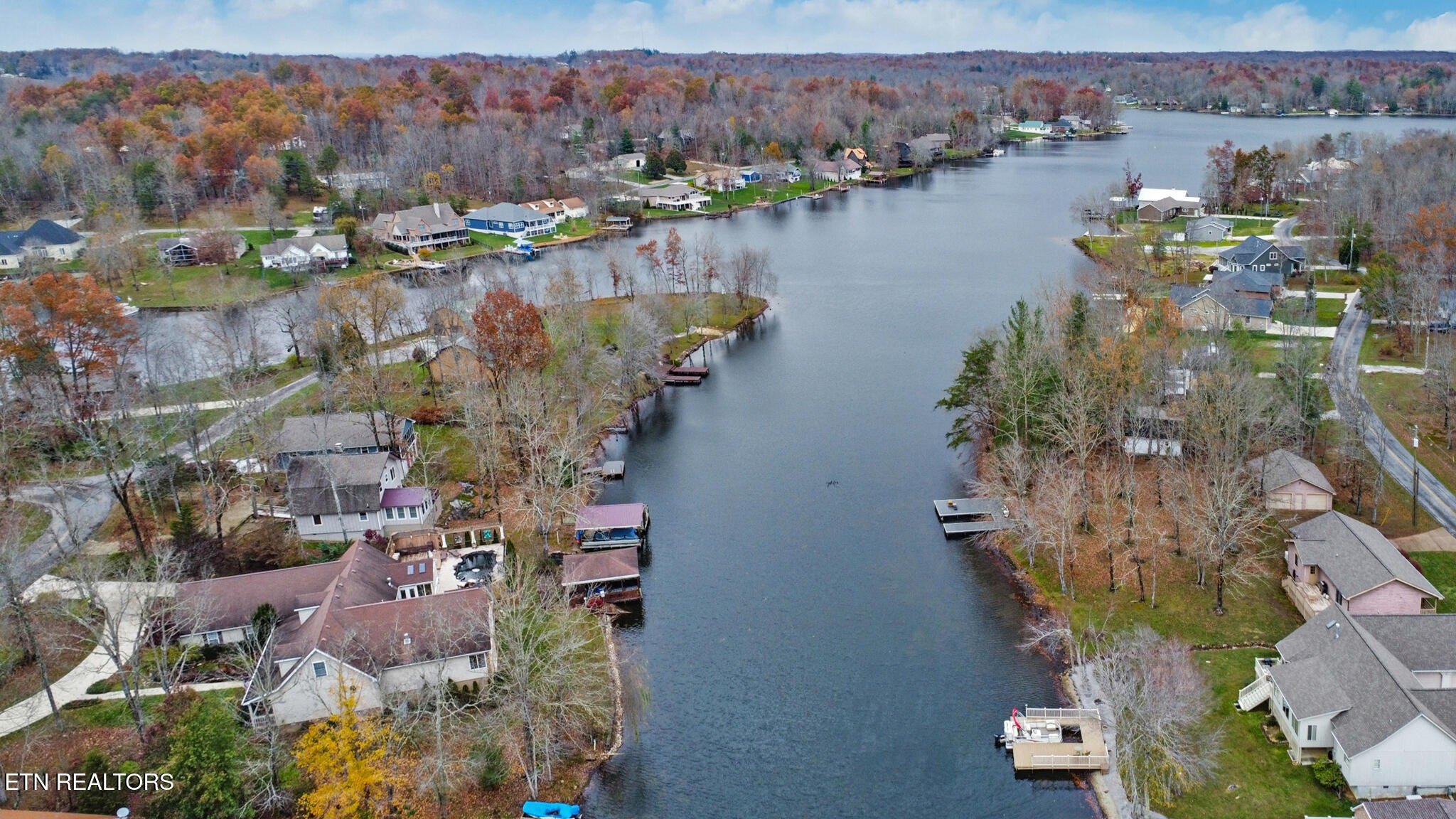 Crossville, Tennessee, 38572, United States, 2 Bedrooms Bedrooms, ,3 BathroomsBathrooms,Residential,For Sale,1978384