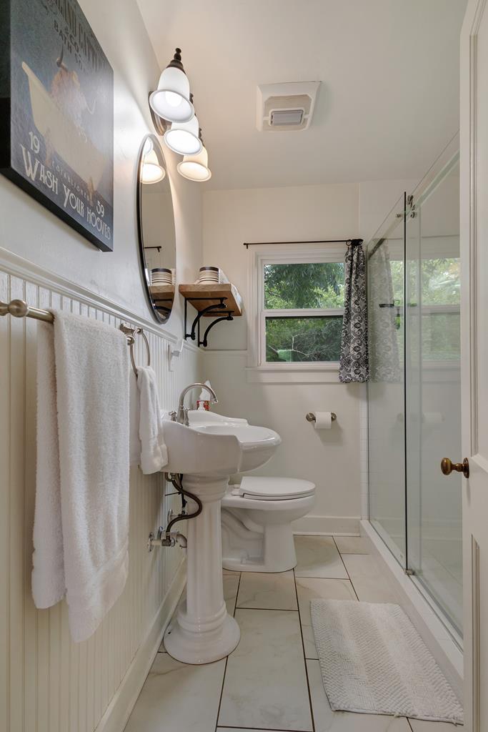 Fredericksburg, Texas, 78624, United States, 1 Bedroom Bedrooms, ,1 BathroomBathrooms,Residential,For Sale,1977238