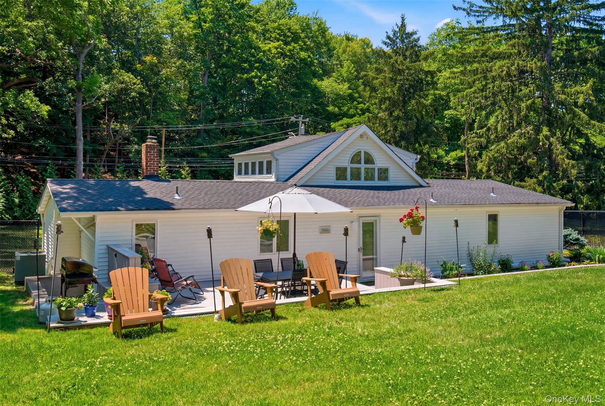  355 Bread And Cheese Hollow Road, Northport, NY, 11768 - 物件實景