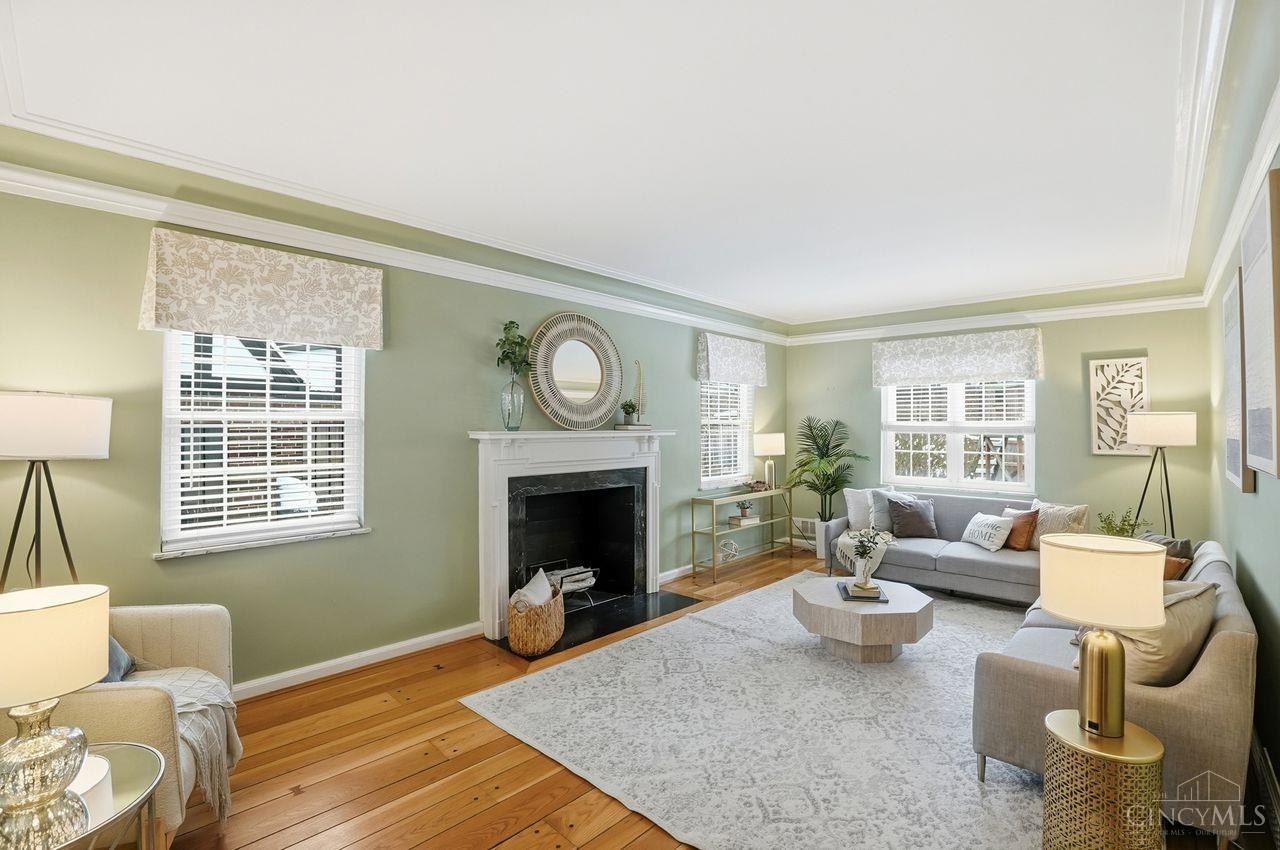 Cincinnati, Ohio, 45209, United States, 3 Bedrooms Bedrooms, ,4 BathroomsBathrooms,Residential,For Sale,2003338