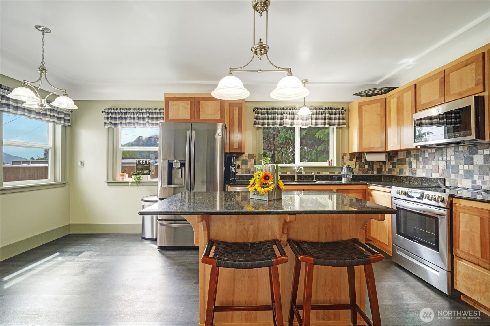 Morton, Washington, 98356, United States, 5 Bedrooms Bedrooms, ,3 BathroomsBathrooms,Residential,For Sale,1931990